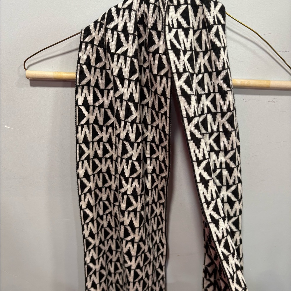 Black and White Patterned Women's Pants